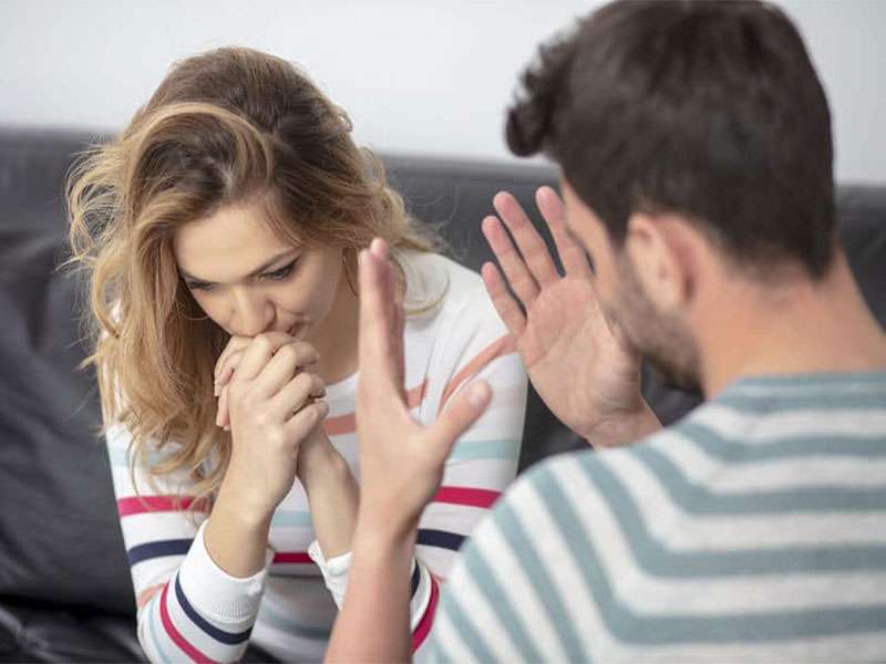چگونه تبدیل به یک شنونده خوب در رابطه عاطفی شویم؟