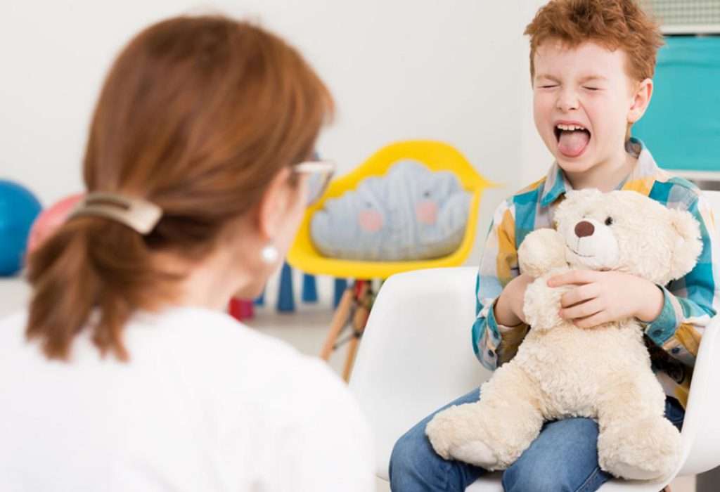 یک مشاور خوب در جلسات مشاوره کودک به بیان صریح مشکل رفتاری کودک نمی پردازد.