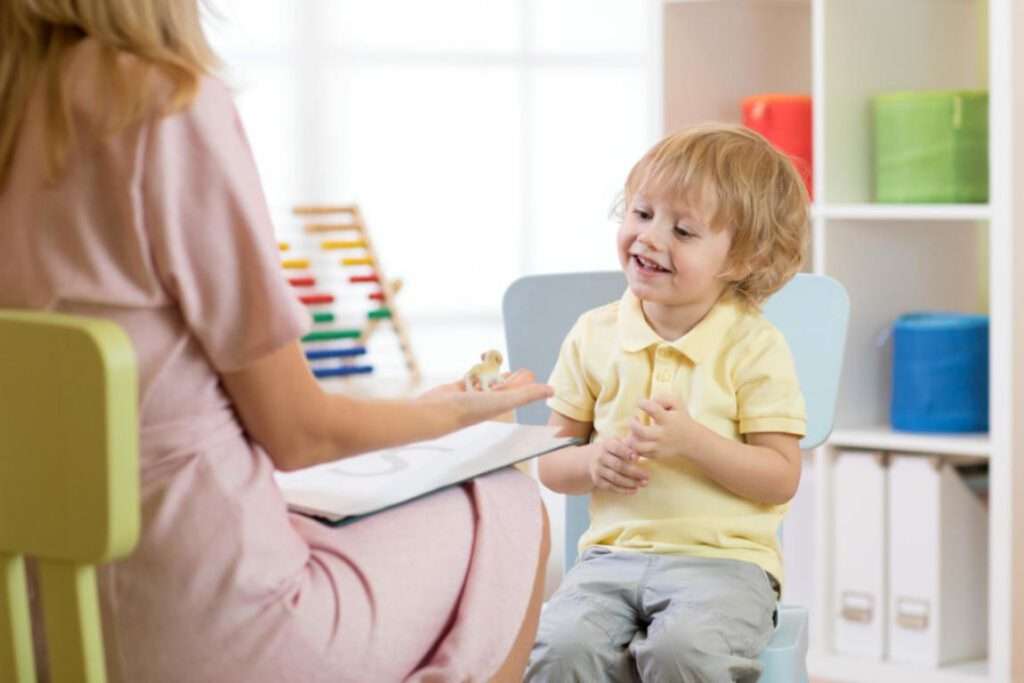 رشته روانپزشکی و روانشناسی کودک و نوجوان بخش مهمی از پزشکی کودک و نوجوان است.