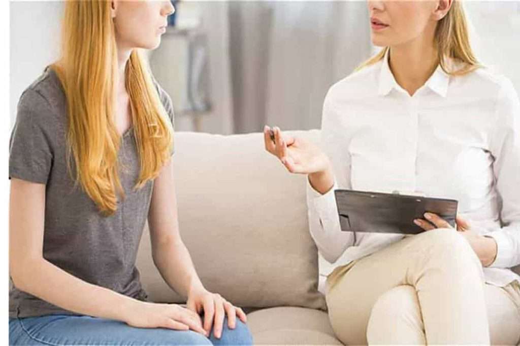 صحبت های مراجعه کننده و روانپزشک 