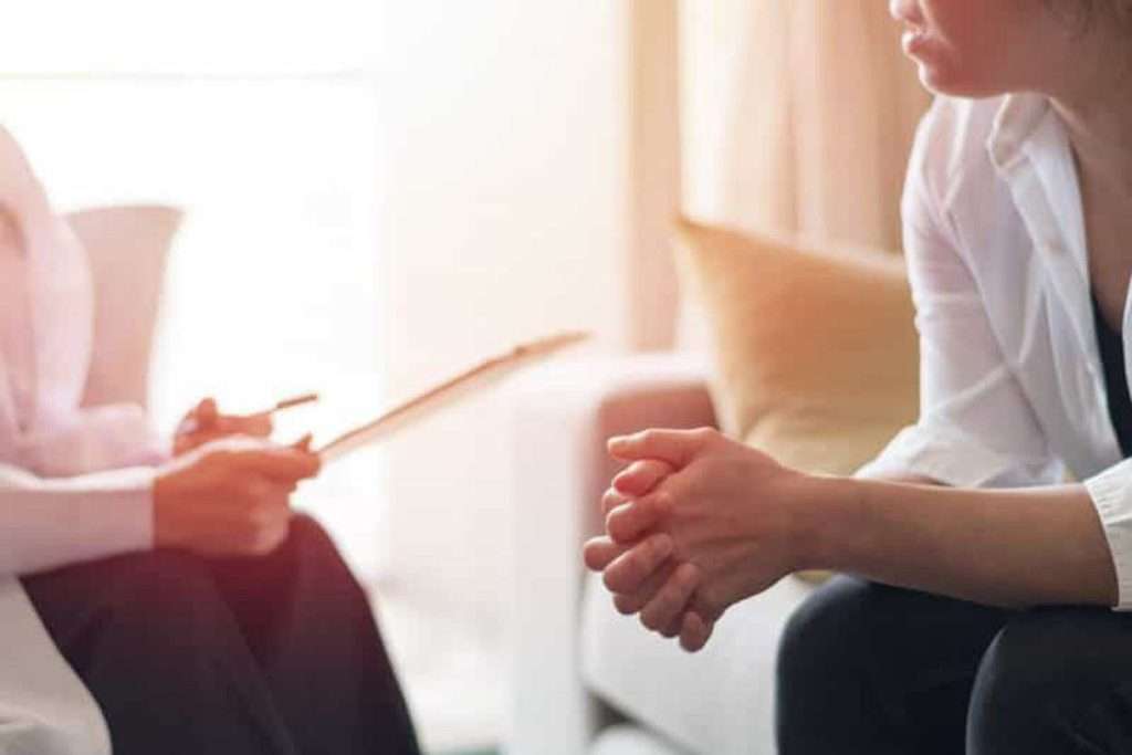 گوش دادن به خرف های بیمار