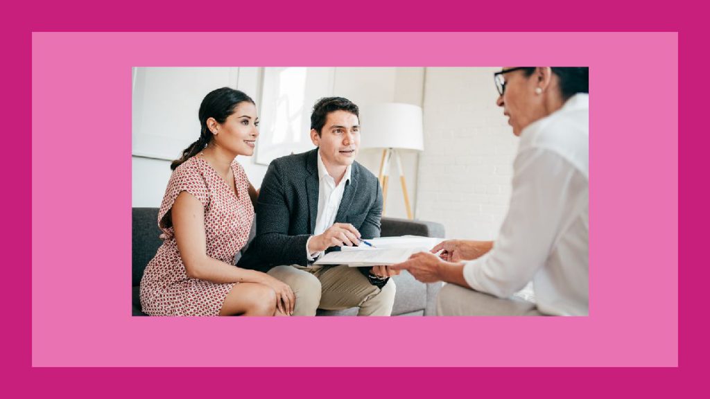 زن وشوهر برای درمان اختلافات زندگیشان نزد مشاور هستند
